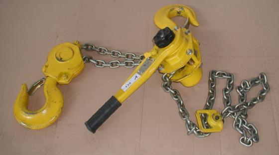 used Machines available immediately Lifting tongs - Grapple YALE PT