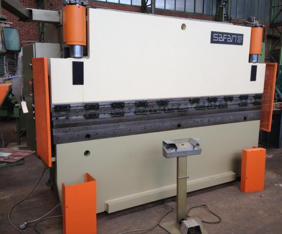 gebrauchte Maschinen sofort verfügbar Abkantpresse - mechanisch SAFAN CNC B 80/3100