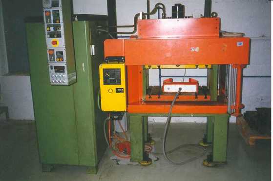 gebrauchte Maschinen sofort verfügbar Exzenterpresse - Einständer WANZKE SP 30