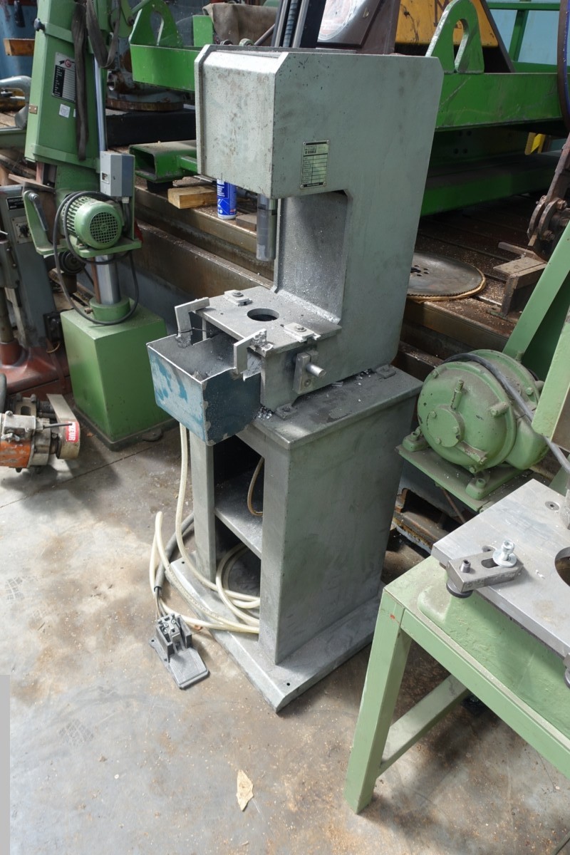 Single Column Press - Hydraulic