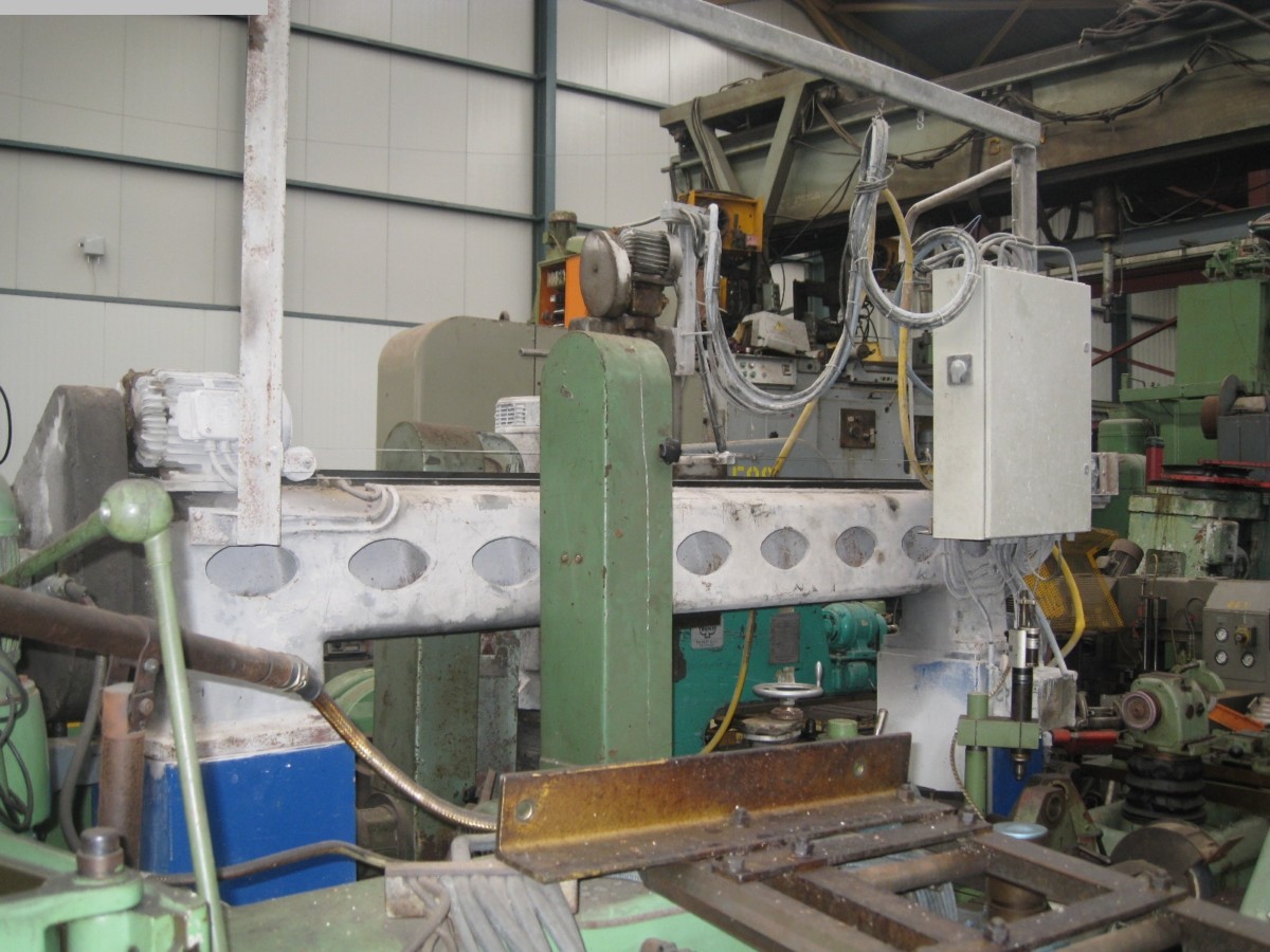 used Machines available immediately Band Saw Van Voorden 