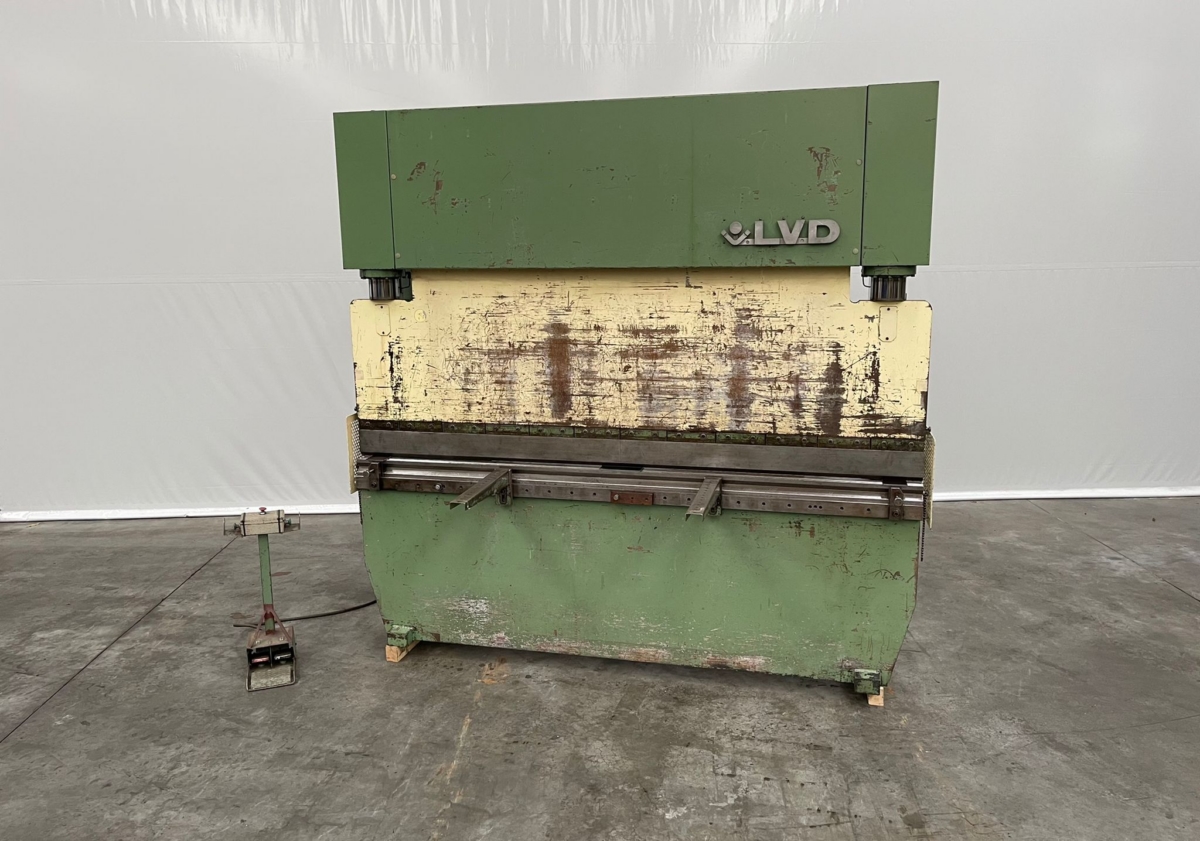 used Machines available immediately Hydr. pressbrake LVD PP 110/30