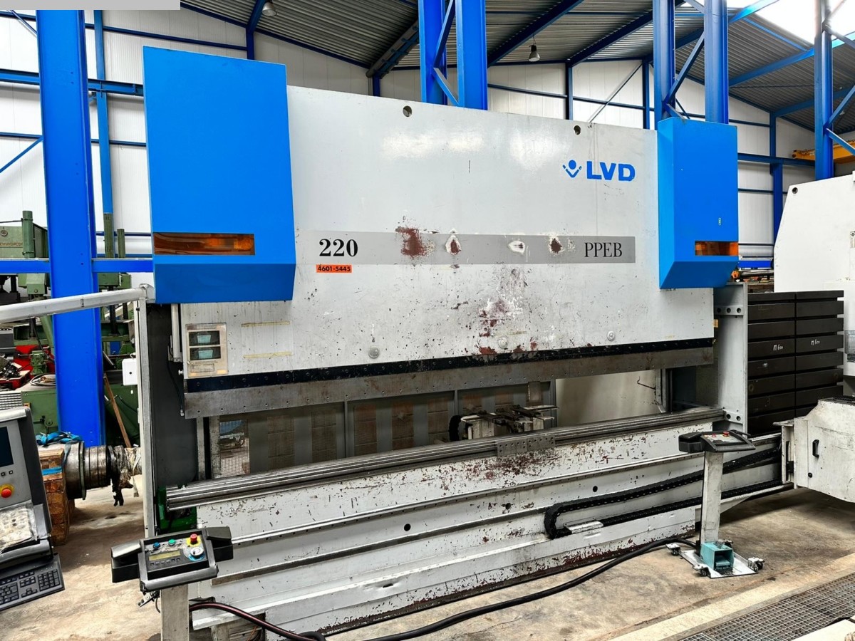 used Machines available immediately Hydr. pressbrake LVD PPEB 220/42 CAD-CNC