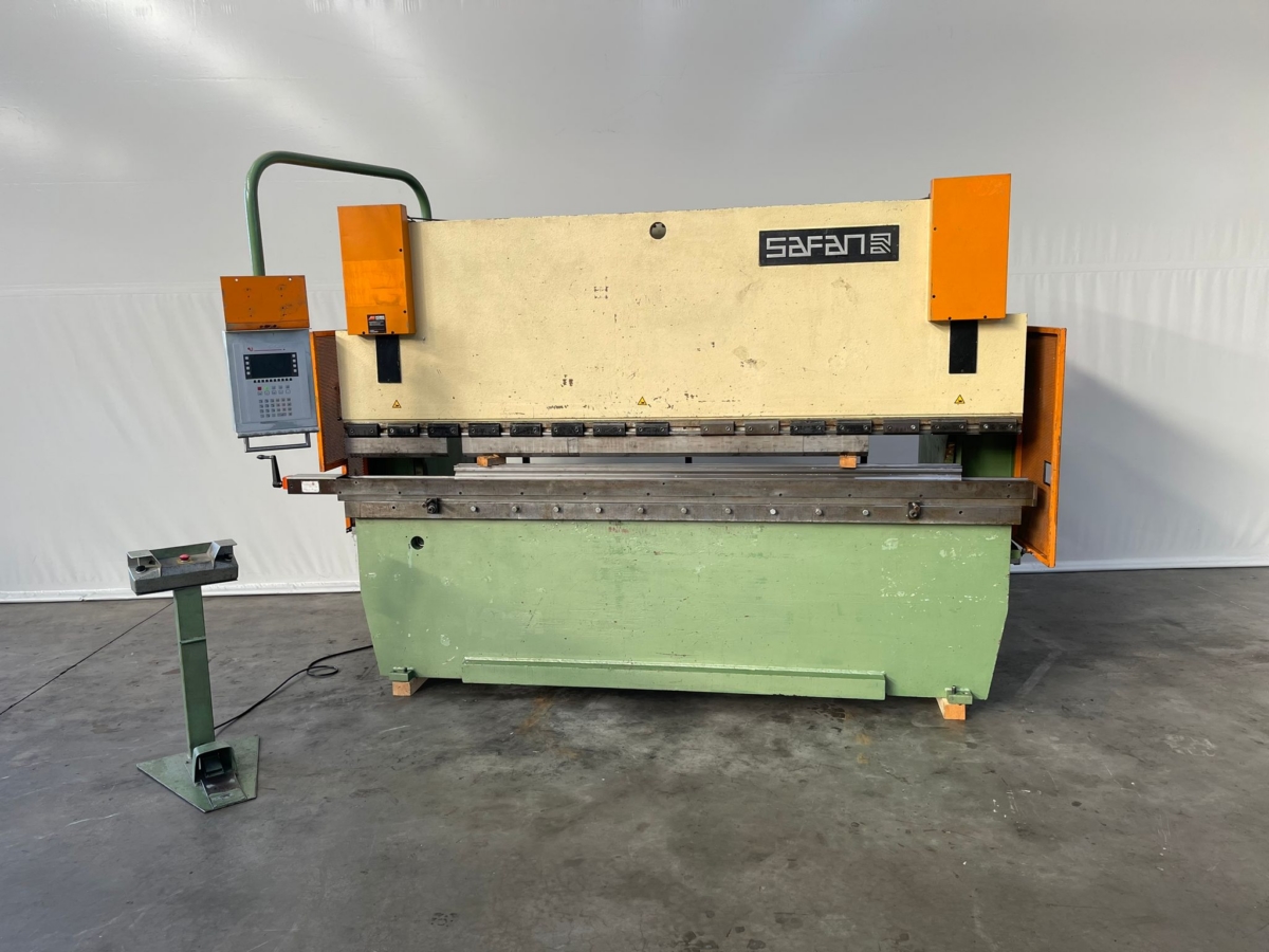 used Machines available immediately Hydr. pressbrake SAFAN UCK 80-3100
