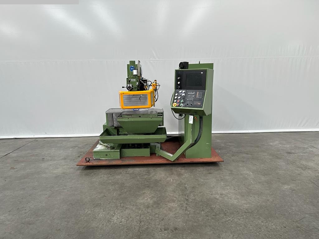 used Machines available immediately milling machining centers - horizontal HERMLE UWF 600