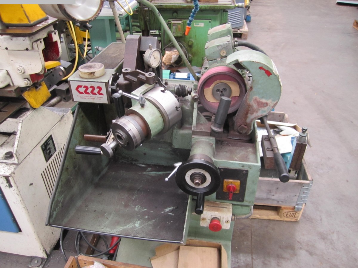 used Metal Processing Cylindrical Grinding Machine - Universal Avyac C222