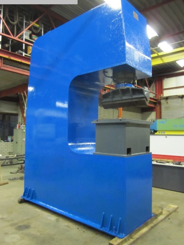 used Metal Processing Single Column Press - Hydraulic Van Der Graaf HVD 150
