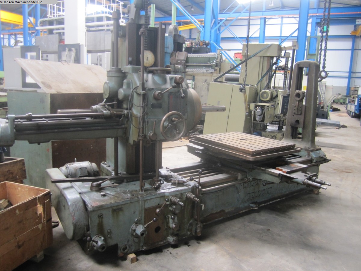 gebrauchte Metallbearbeitungsmaschinen Tischbohrwerk Forges de Gilly Kotterbanken