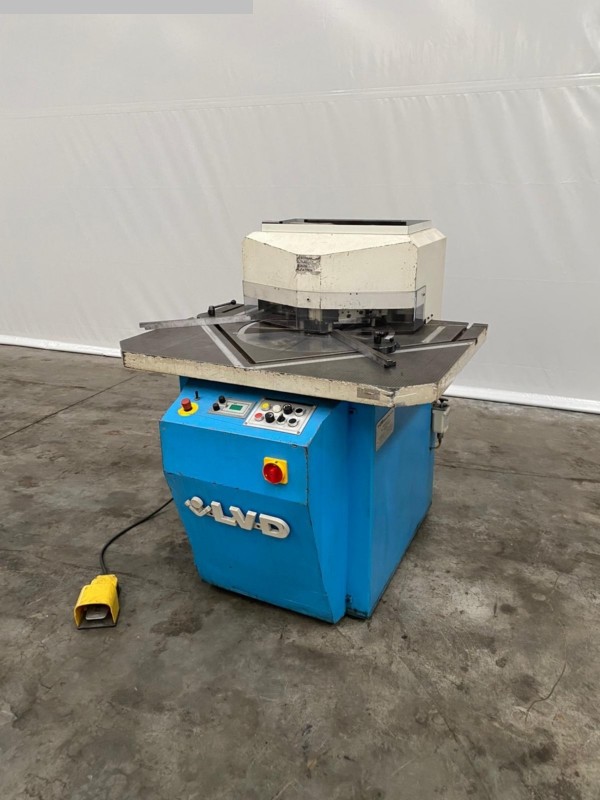 used Series Production Notching Machine LVD VAR 250/6