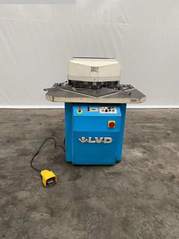 Máquina de entallar usada LVD VAR 250/6