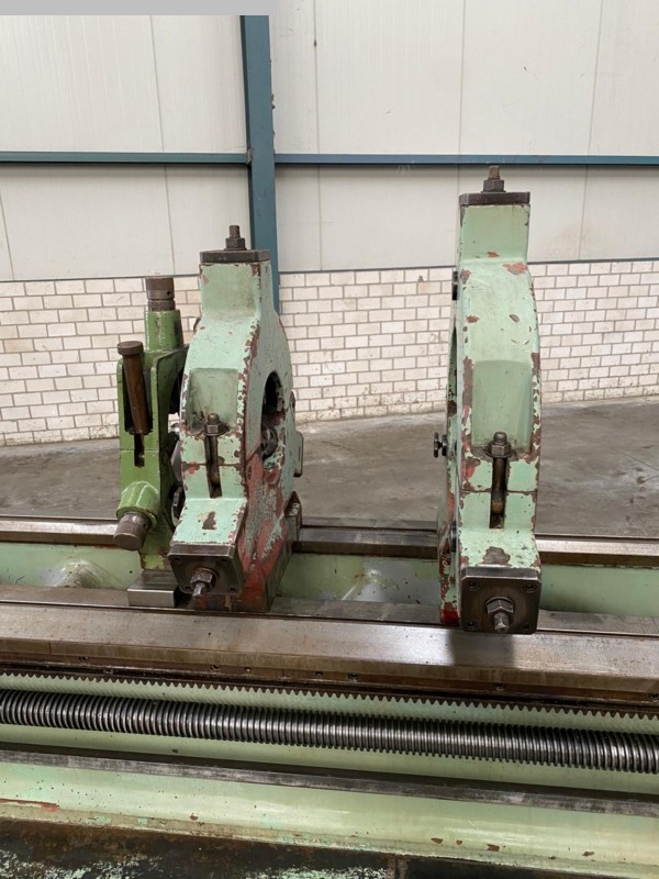 used lathe-conventional-electronic Tos SUS 63