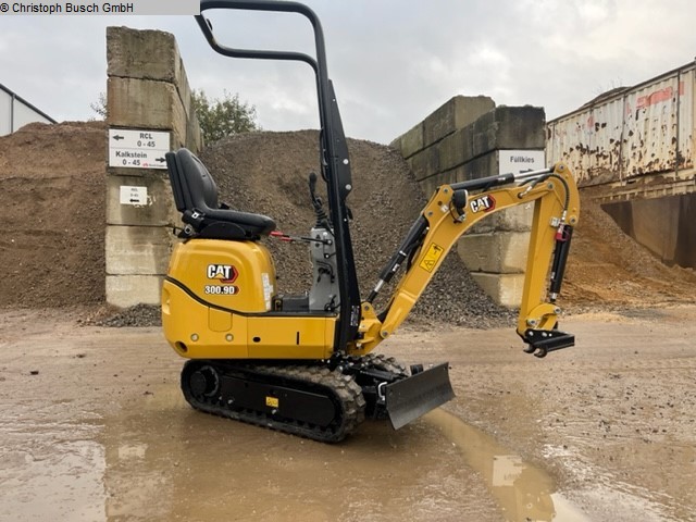 gebrauchte Bau- und Landmaschinen Bagger CAT 300.9D