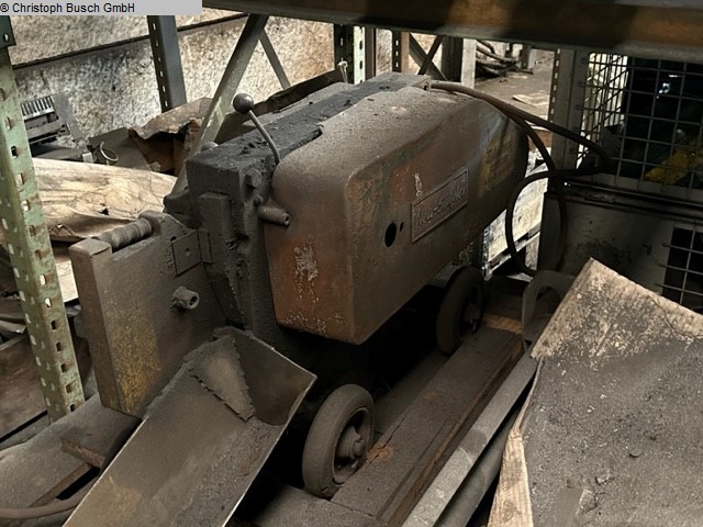 gebrauchte Metallbearbeitungsmaschinen Sägezentrum unbekannt auf Rollen in Schiene