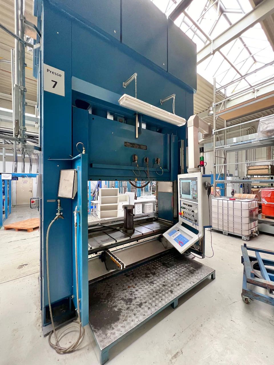 gebrauchte Kunststoffverarbeitungsmaschinen Presse bis 5000 KN LAUFFER RKP 140