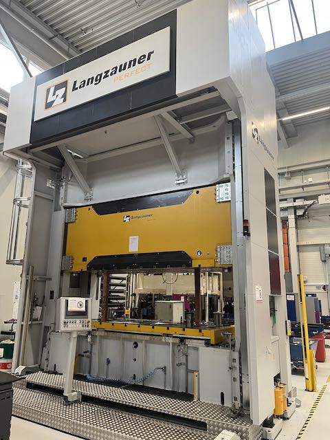 used Machines available immediately Double-Column Presse LANGZAUNER LZT - OK - 600 - SO
