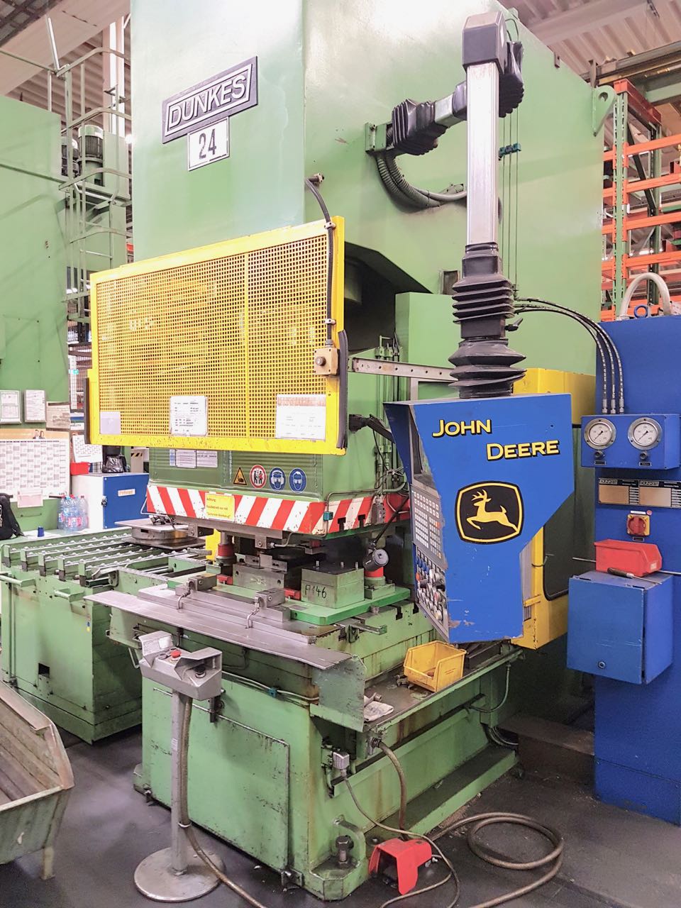 used Machines available immediately Drawing Press - 1-Col.Hydr. DUNKES HZS 250