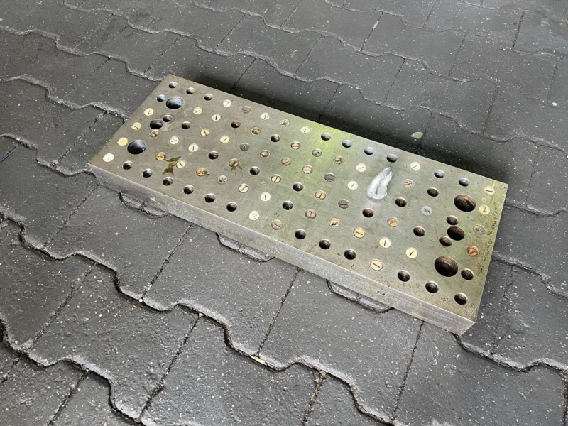 used Other accessories for machine tools bolster plate UNBEKANNT Gewinderasterplatte 650x250x60 used Other accessories for machine tools bolster plate UNBEKANNT Gewinderasterplatte 650x250x60