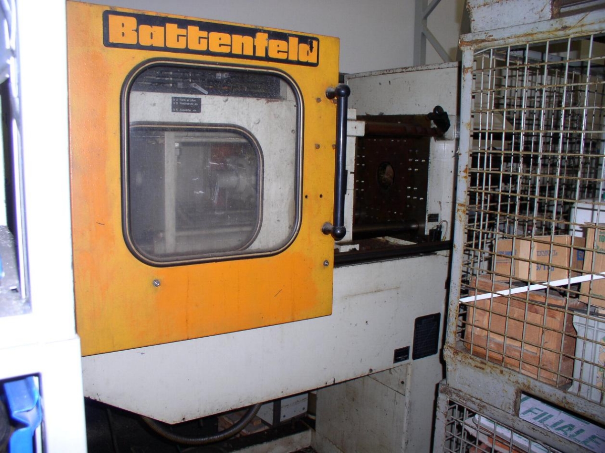 gebrauchte Kunststoffverarbeitungsmaschinen Spritzblasmaschine BATTENFELD BSKM 170/46-S-DS