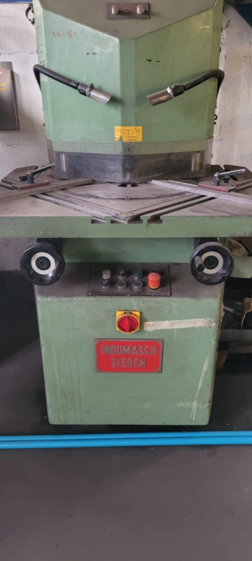 gebrauchte Metallbearbeitungsmaschinen Ausklinkmaschine INDUMASCH 204