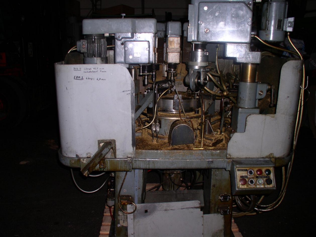 gebrauchte Metallbearbeitungsmaschinen Rundtaktbohrmaschine WOERNER 