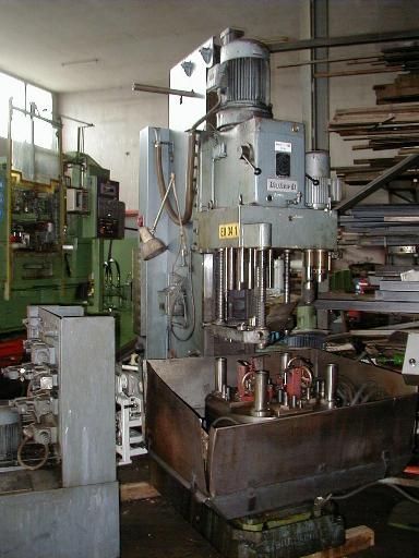 gebrauchte Metallbearbeitungsmaschinen Säulenbohrmaschine BLUTHARDT EHB 70-S