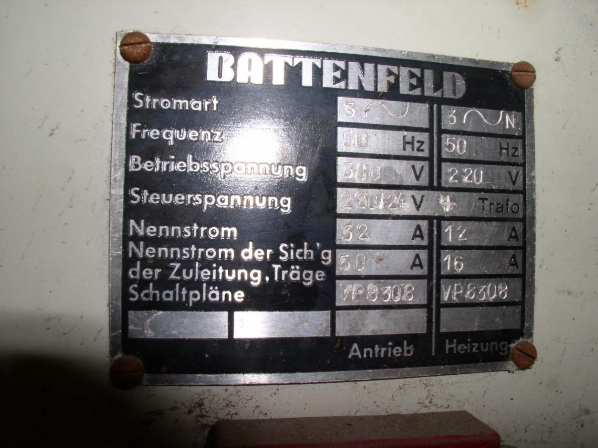 Máquina de moldeo por inyección y soplado usada BATTENFELD BSKM 170/46-S-DS