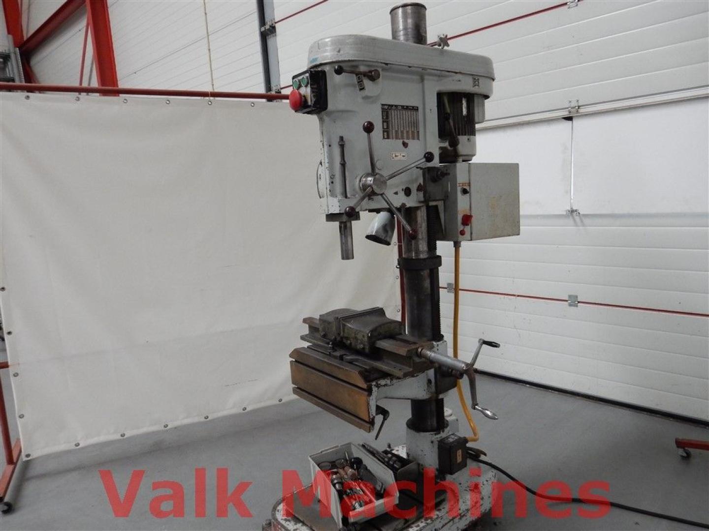 used Boring mills / Machining Centers / Drilling machines Pillar Drilling Machine TOS VS32B