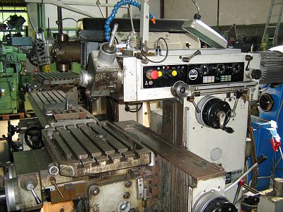 gebrauchte Fräsmaschinen Werkzeugfräsmaschine - Universal MAHO MH 600