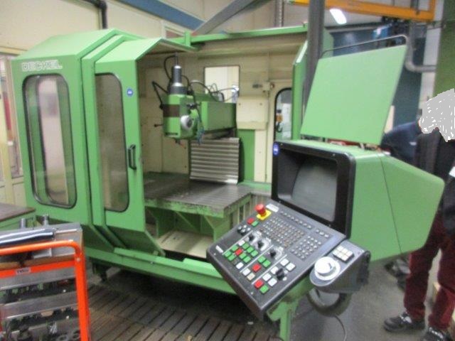 used Machines available immediately Tool Room Milling Machine - Universal DECKEL FP 5 A / 2823