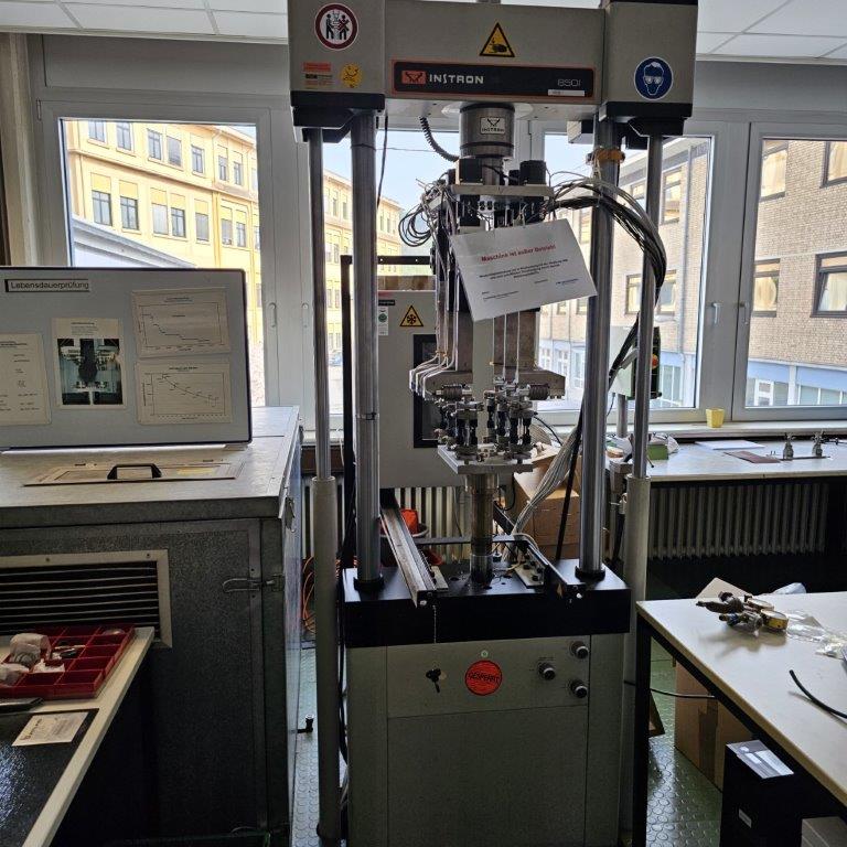 used Other machines Tensile Testing Machine INSTRON 8501