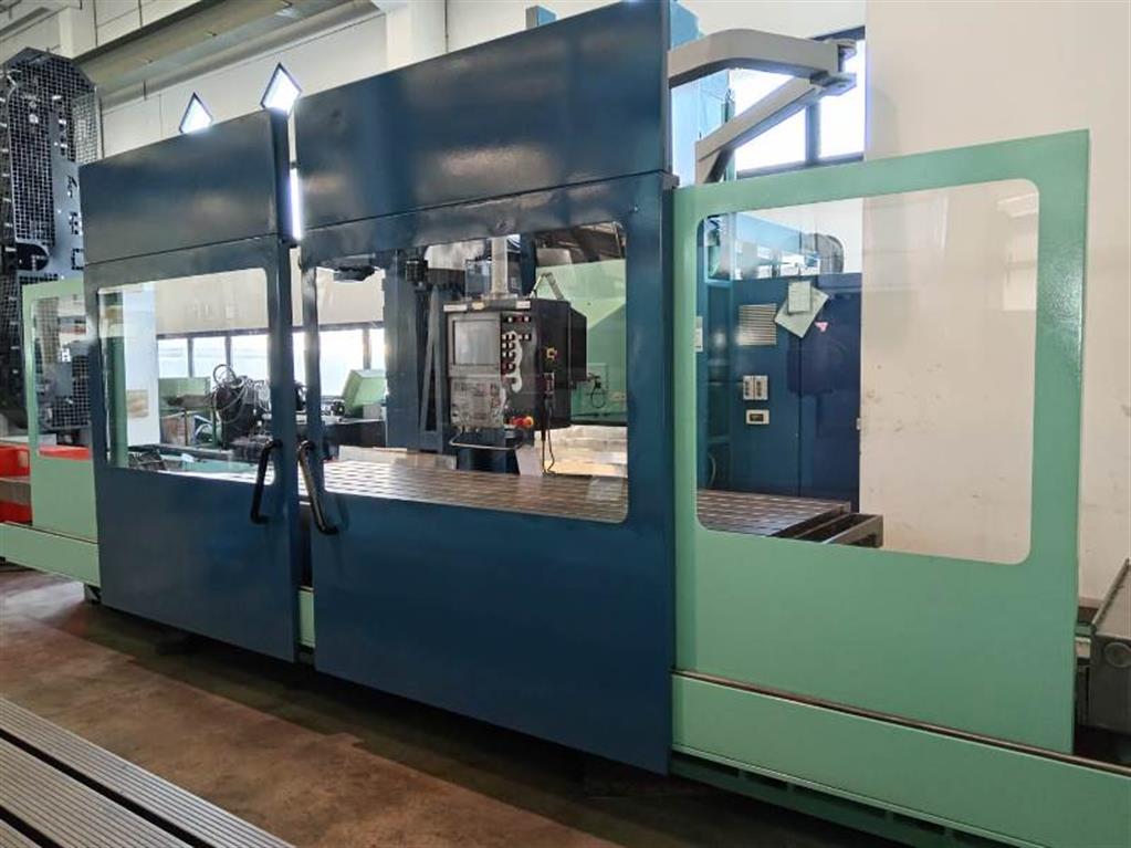 used Machines available immediately Bed Type Milling Machine - Universal SACHMAN  T 22